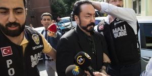 Adnan Oktar imaj değiştirdi